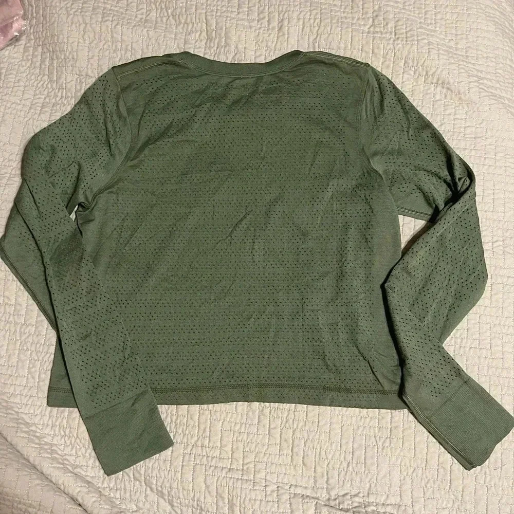 Green mesh cropped top - Picture 3 of 3
